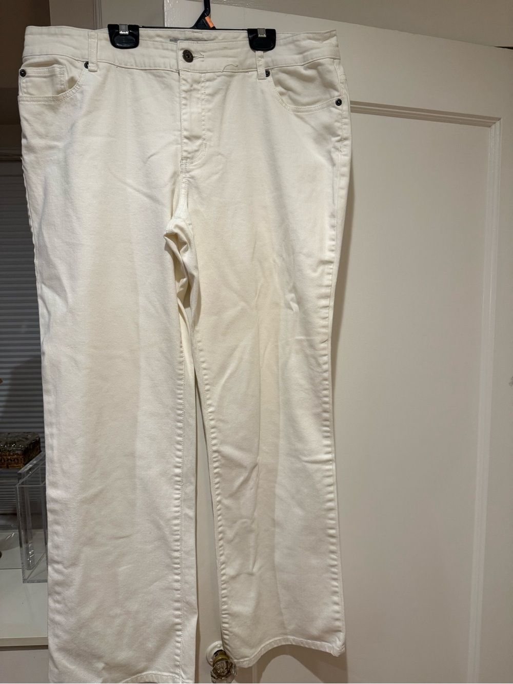 Chico’s Platinum Denim White Ultimate Fit Boot Leg Jeans size 2.5